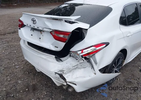 2020 Toyota Camry Se z USA, uszkodzony, nr VIN 4T1G11AK5LU935900